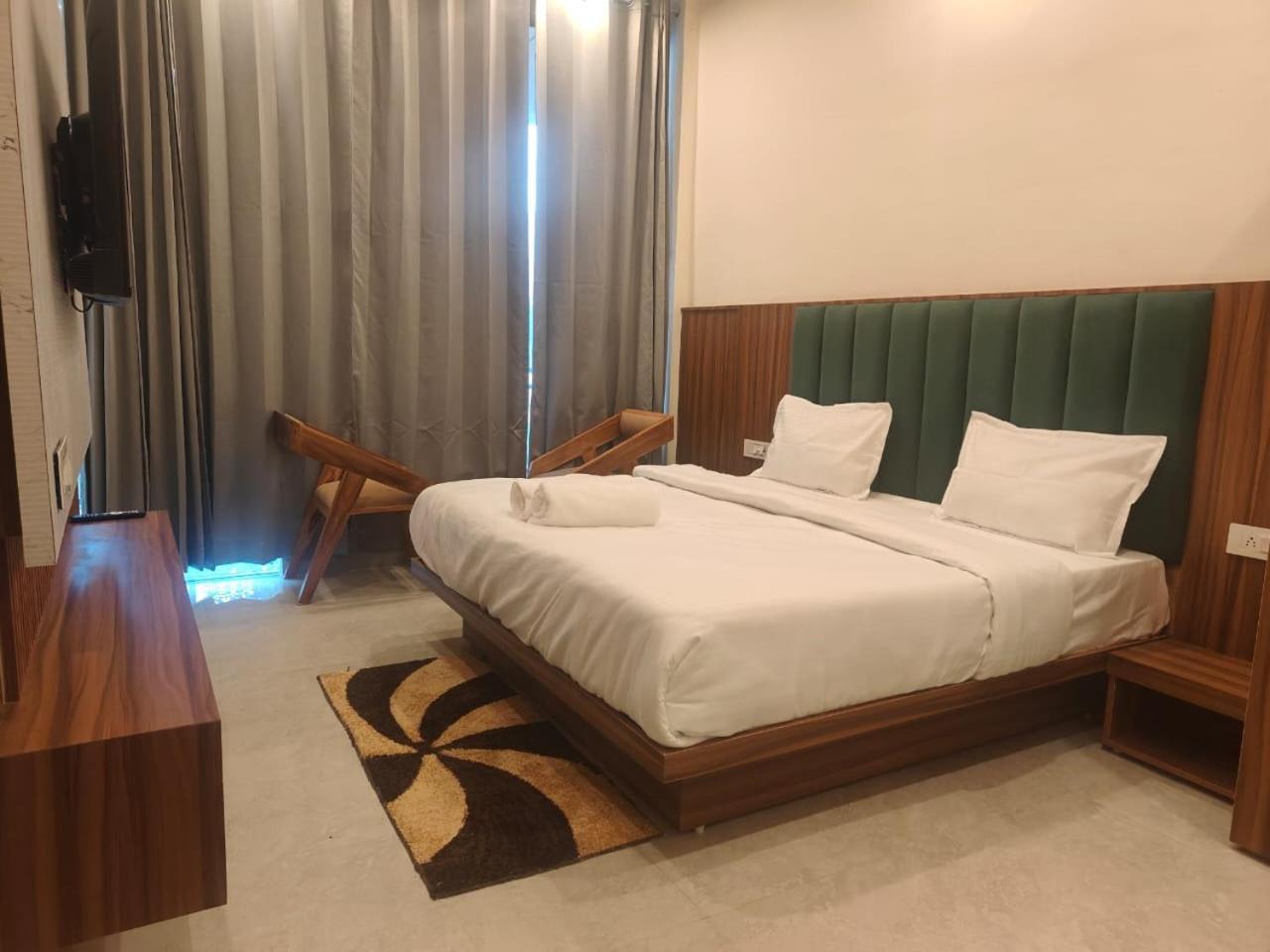 Aroma Resort Rishīkesh Exteriör bild