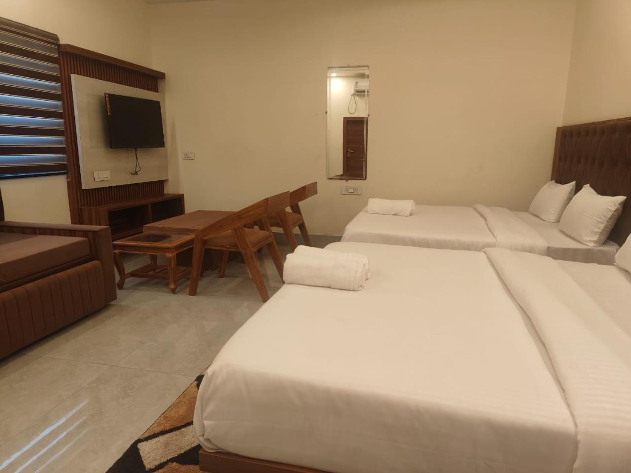 Aroma Resort Rishīkesh Exteriör bild
