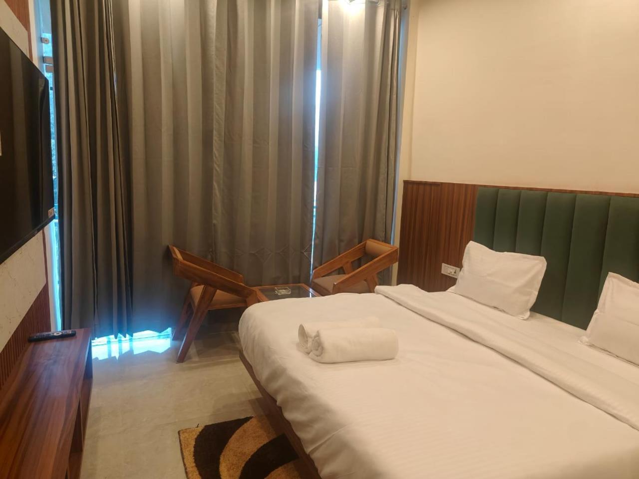 Aroma Resort Rishīkesh Exteriör bild