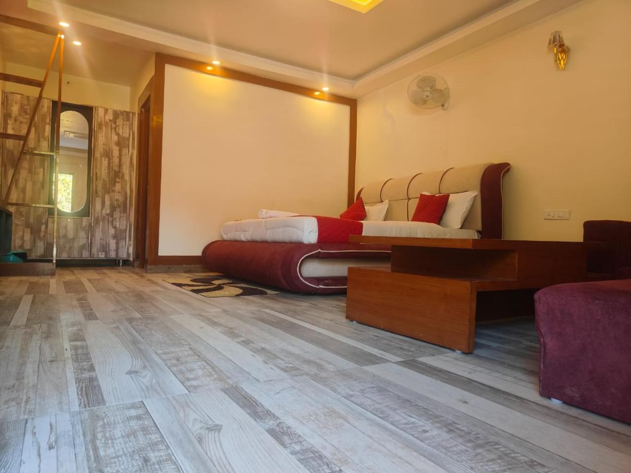 Aroma Resort Rishīkesh Exteriör bild