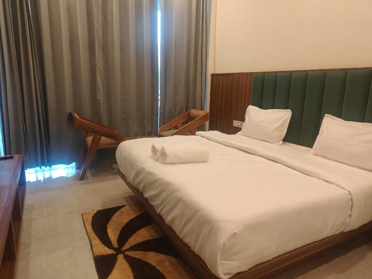 Aroma Resort Rishīkesh Exteriör bild